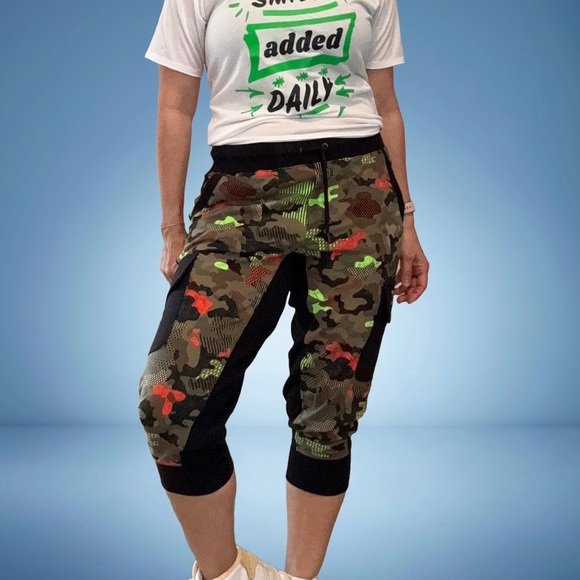 Zumba Fitness Women’s Top  Cold Shoulder “ Smile Added Daily” - White - Picture 3 of 4